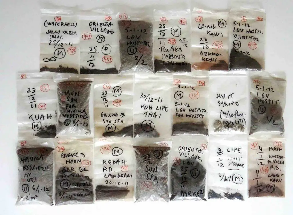 labeled-collection-of-meteorite-hunting